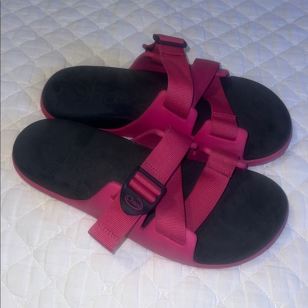Chaco Fuchsia and Black Slide Sandals